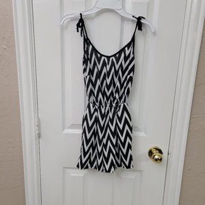 Black and White Shorts Romper with pockets Size 6-7
